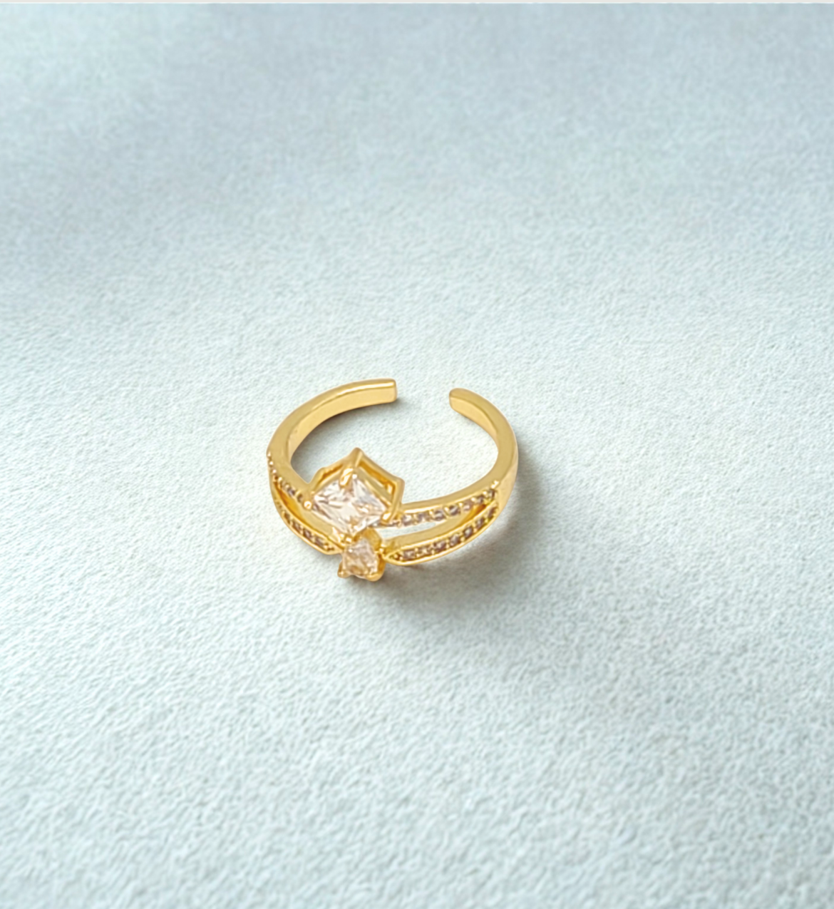 Gold Multi-Stone Split Shank Ring