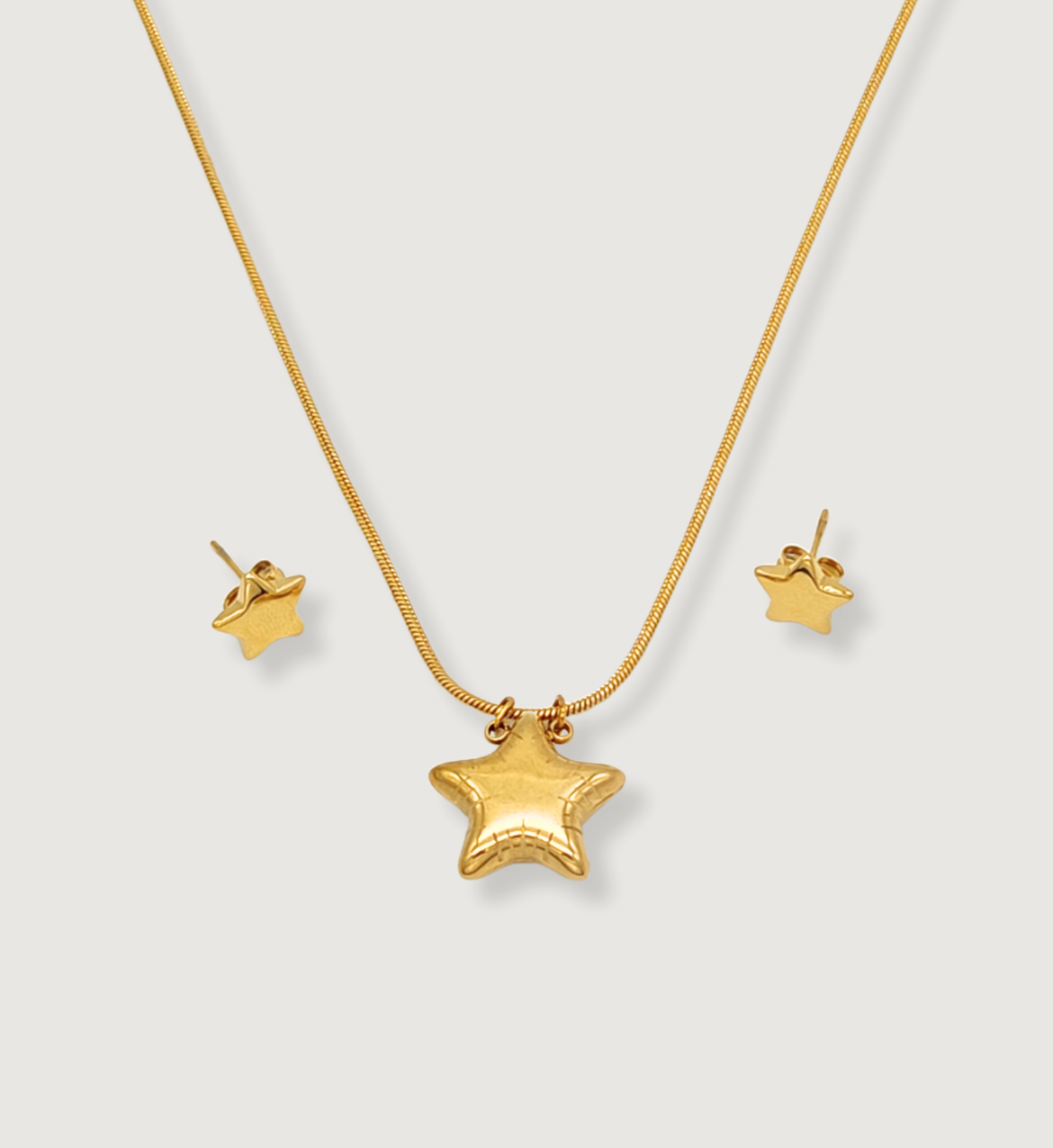Gold Star Pendant Necklace