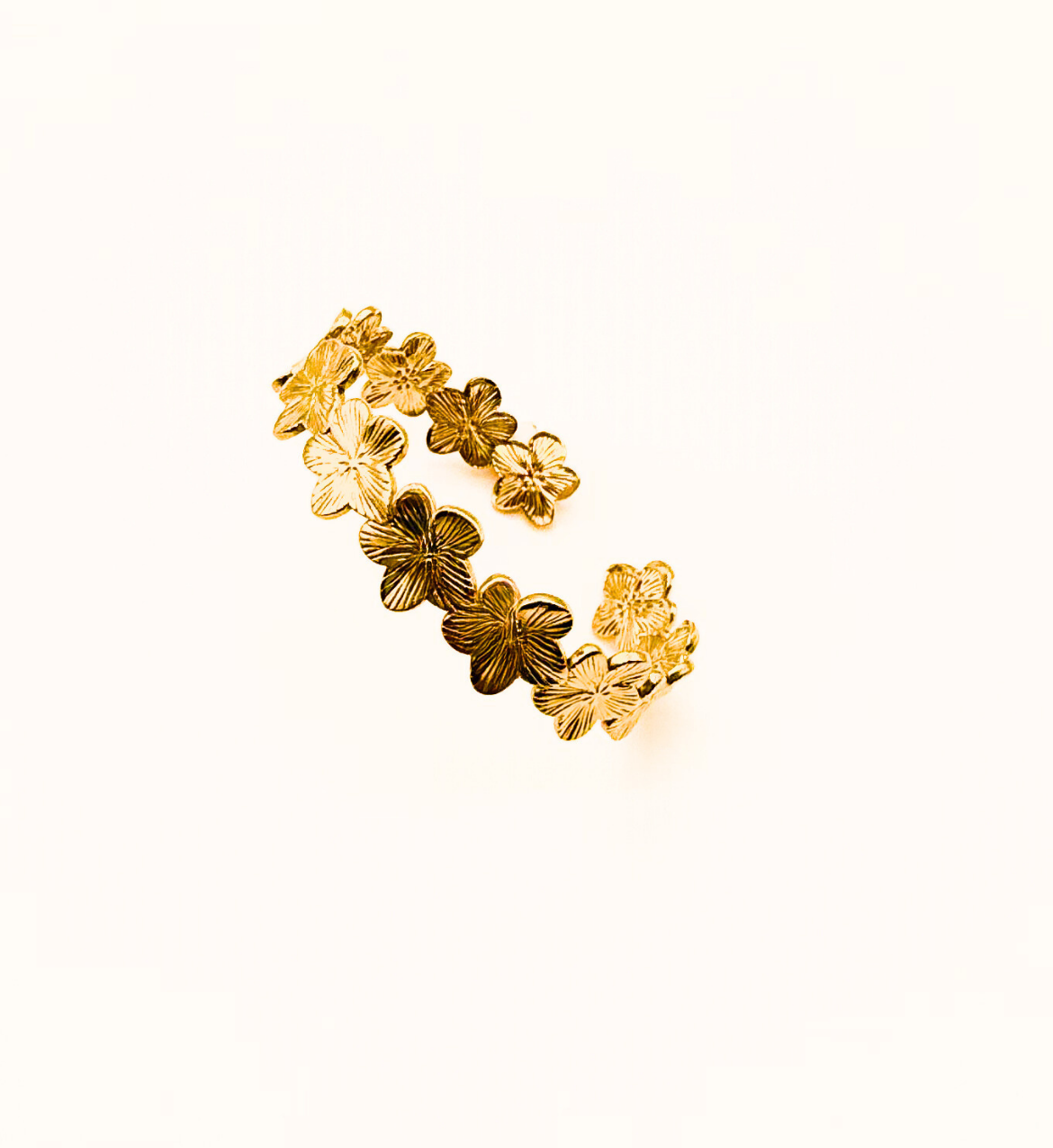 Floral Pattern Bangle