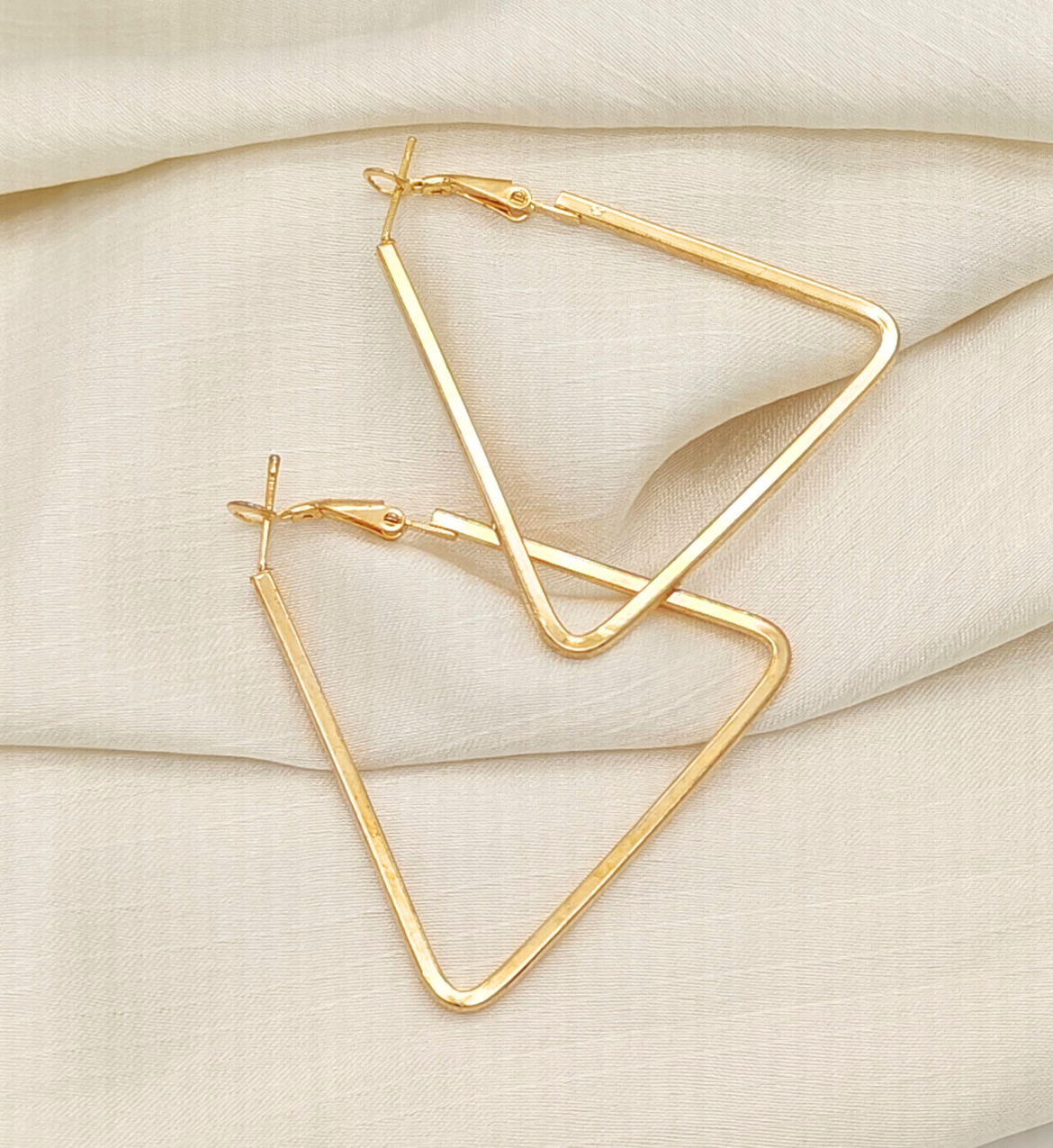Geometric Triangle Hoops