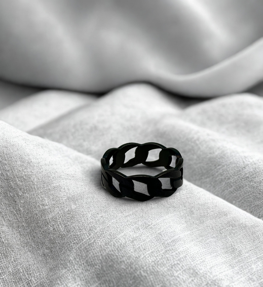 Modern Chain Link Black Ring