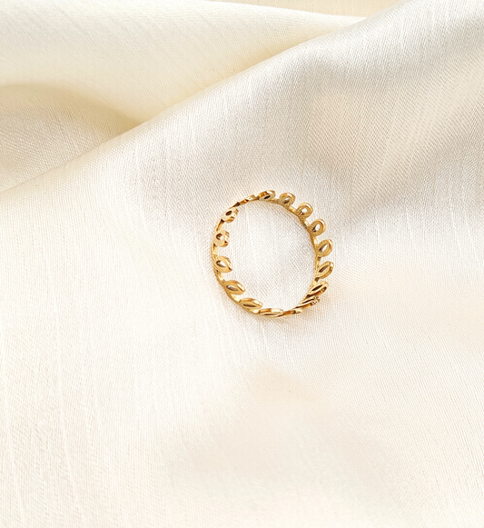 Wavy Gold Band Ring