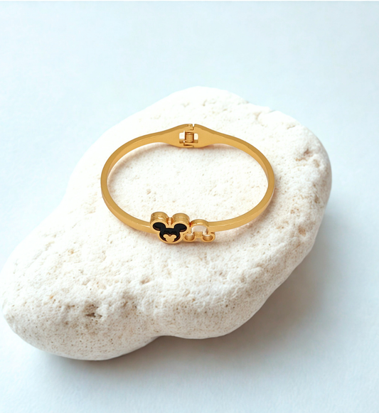 Gold Clover-Inspired Bangle