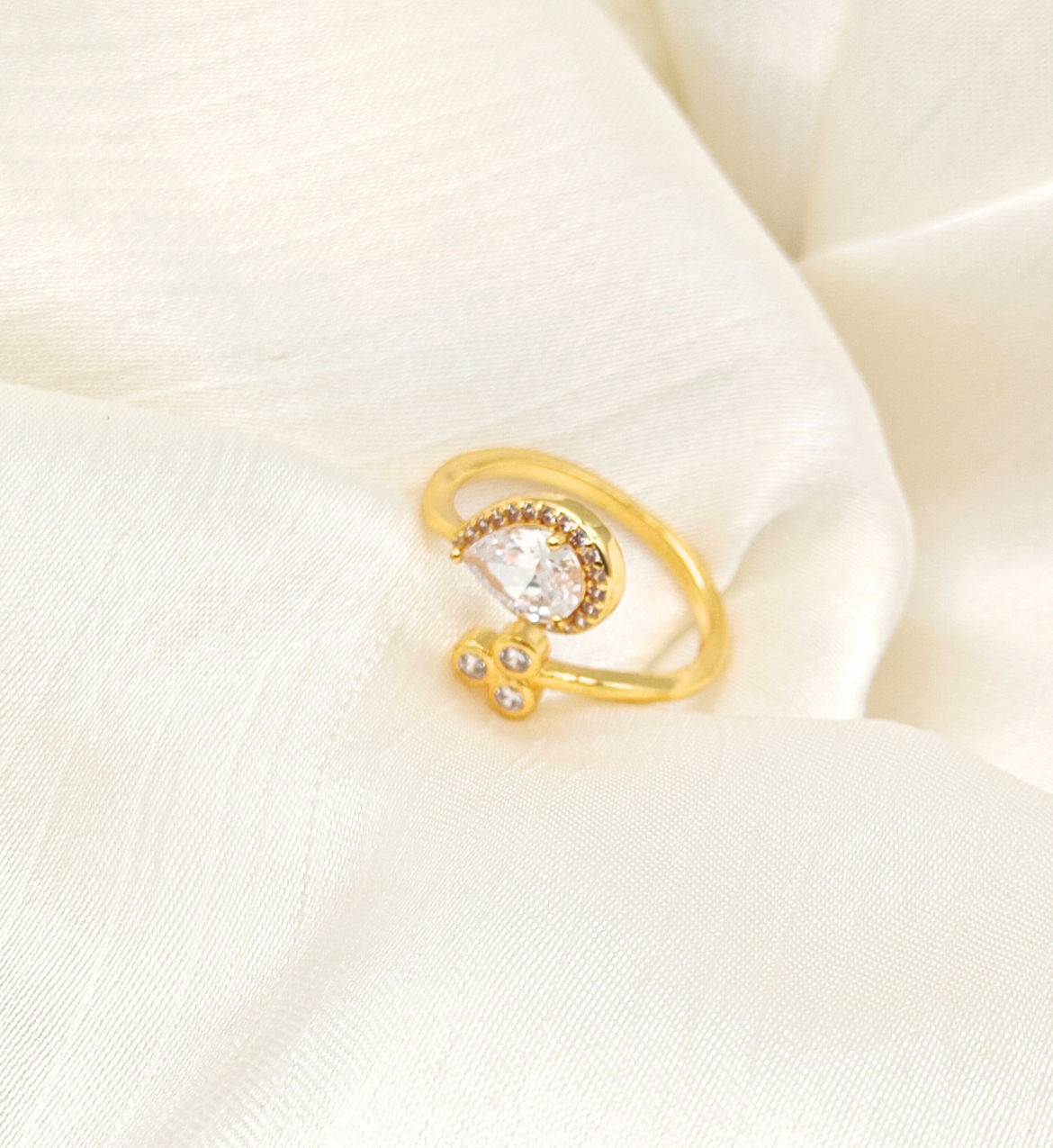 Gold Teardrop Stone and Cluster Ring