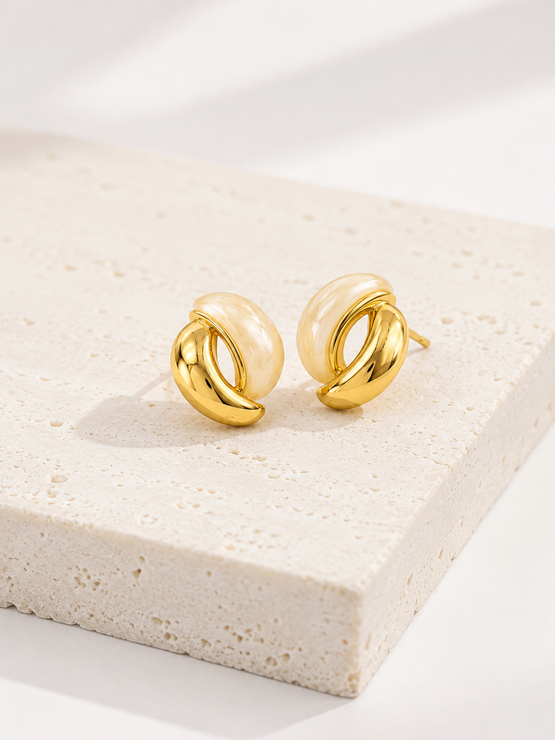 Pearl Essence Hoop Earrings