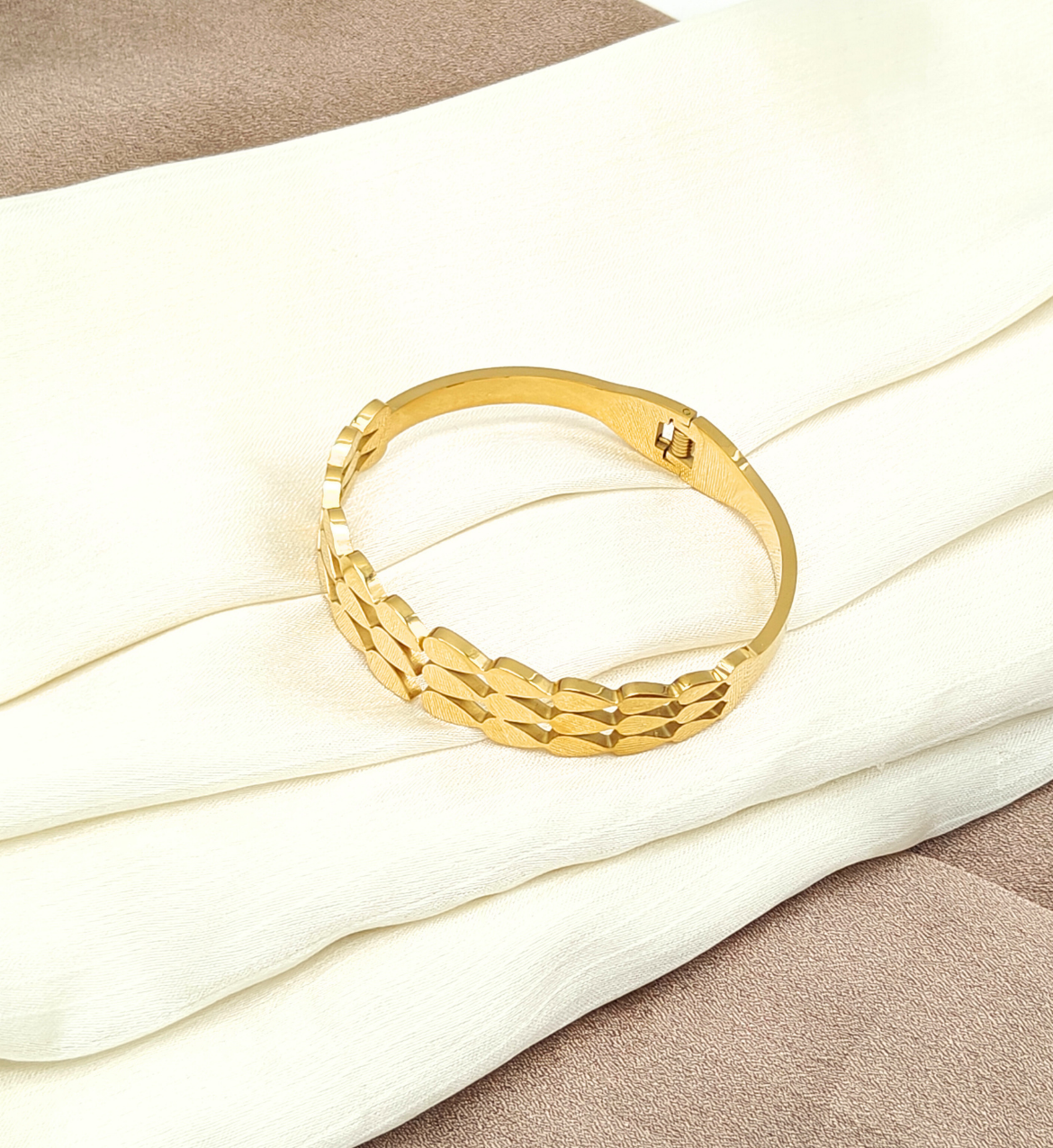 Golden Scales Bracelet