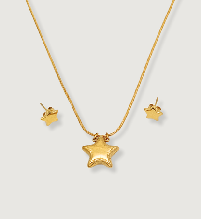 Gold Star Pendant Necklace