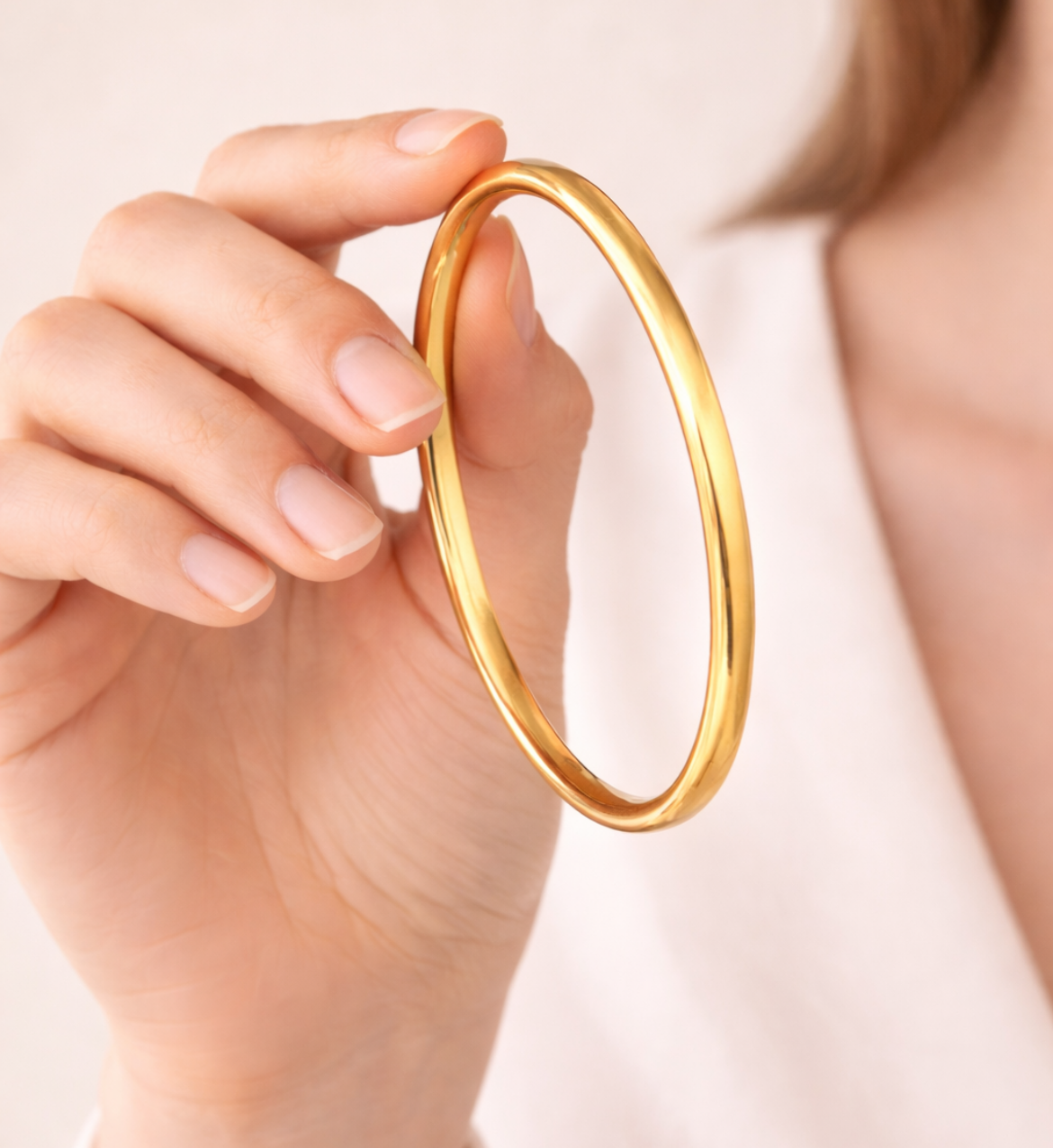 Minimal Luxe Gold Bangle