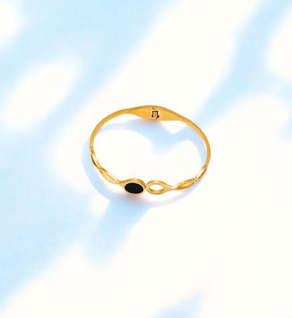 Black Round Accent Gold Bracelet