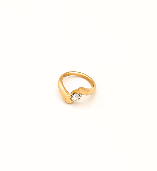 Wave Solitaire Gold Ring