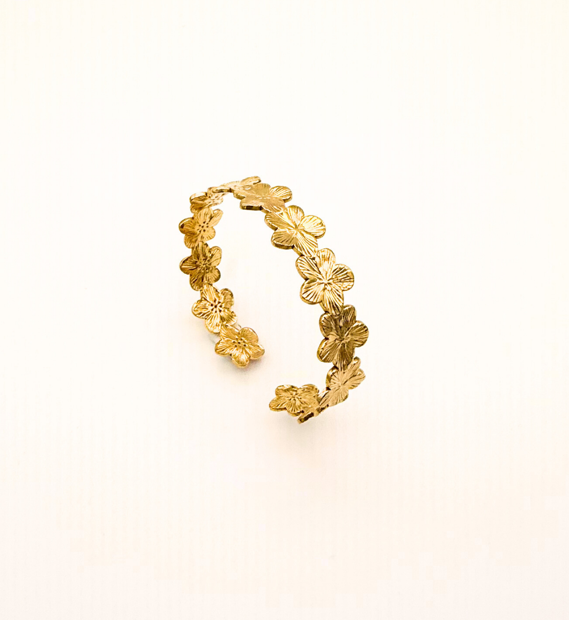 Floral Pattern Bangle