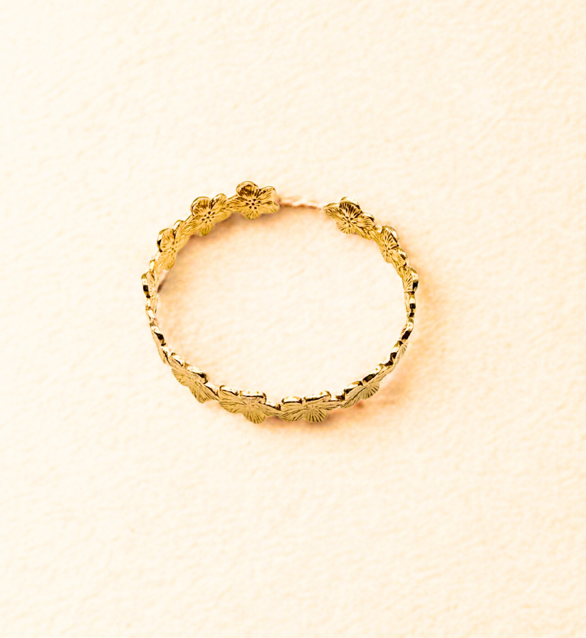 Floral Pattern Bangle