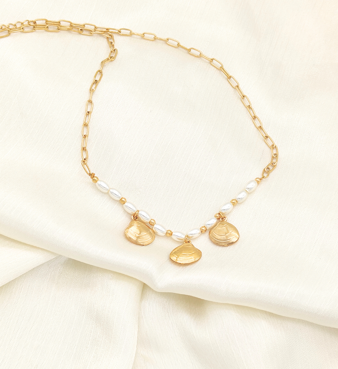 Golden Shell Pearl Necklace
