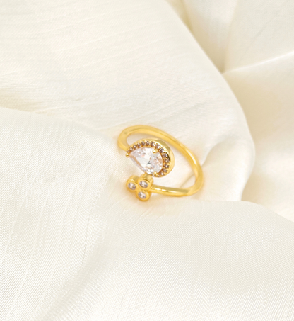 Gold Teardrop Stone and Cluster Ring