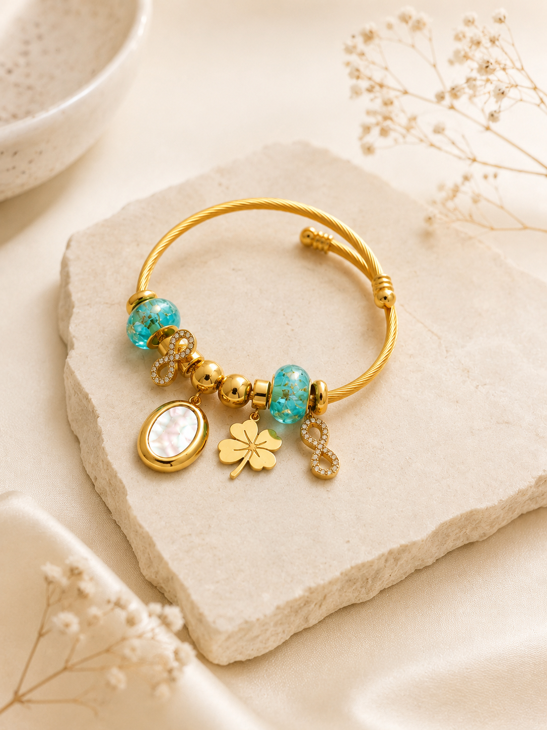 Infinity Clover Statement Bangle