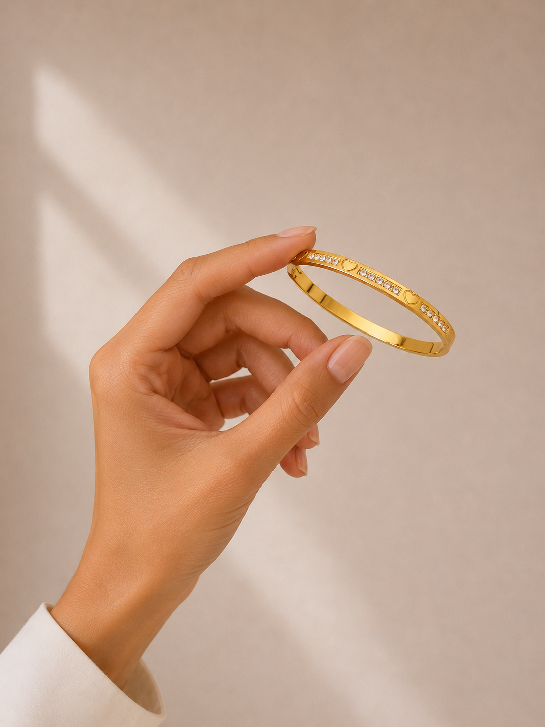 Amour Heart Sparkle Bangle