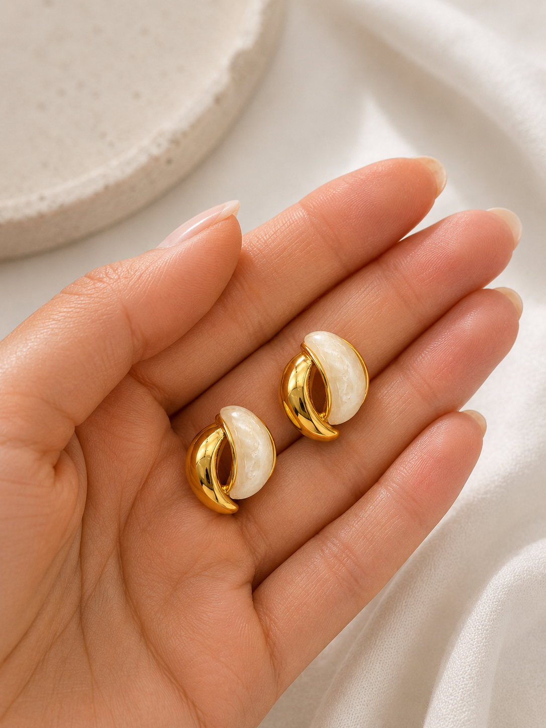Pearl Essence Hoop Earrings